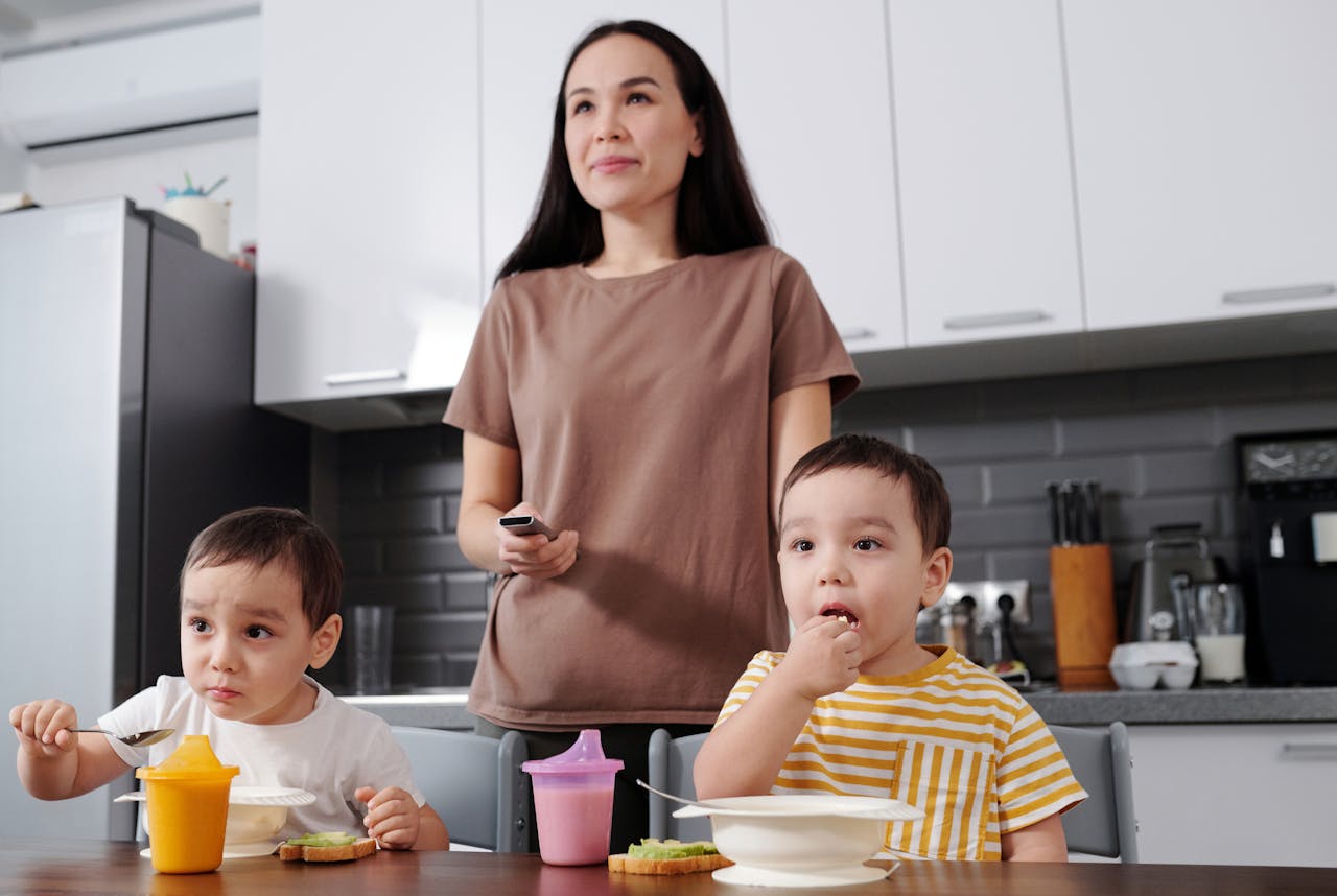 signs toddler watches too much tv